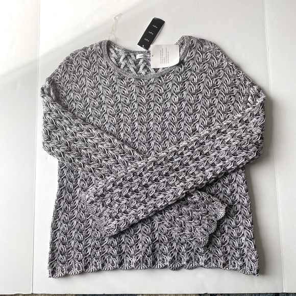 eight eight eight. Black and white knitted sweater - Picture 3 of 3